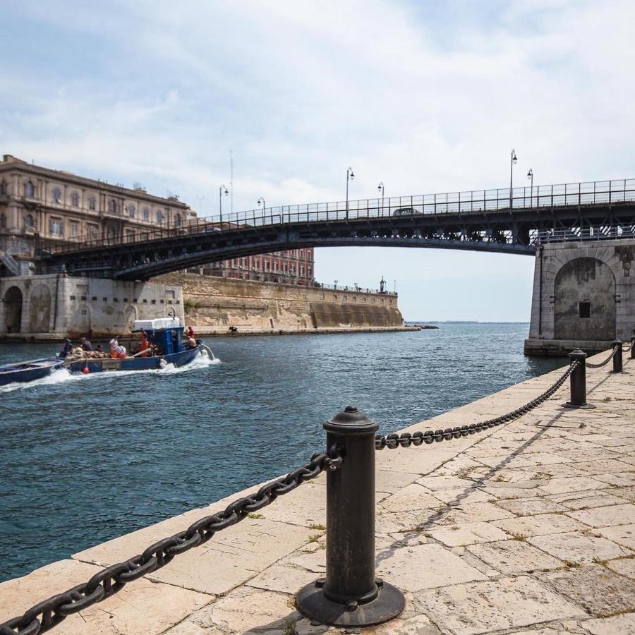 La Perla Del Borgo Apartment Taranto Exterior photo